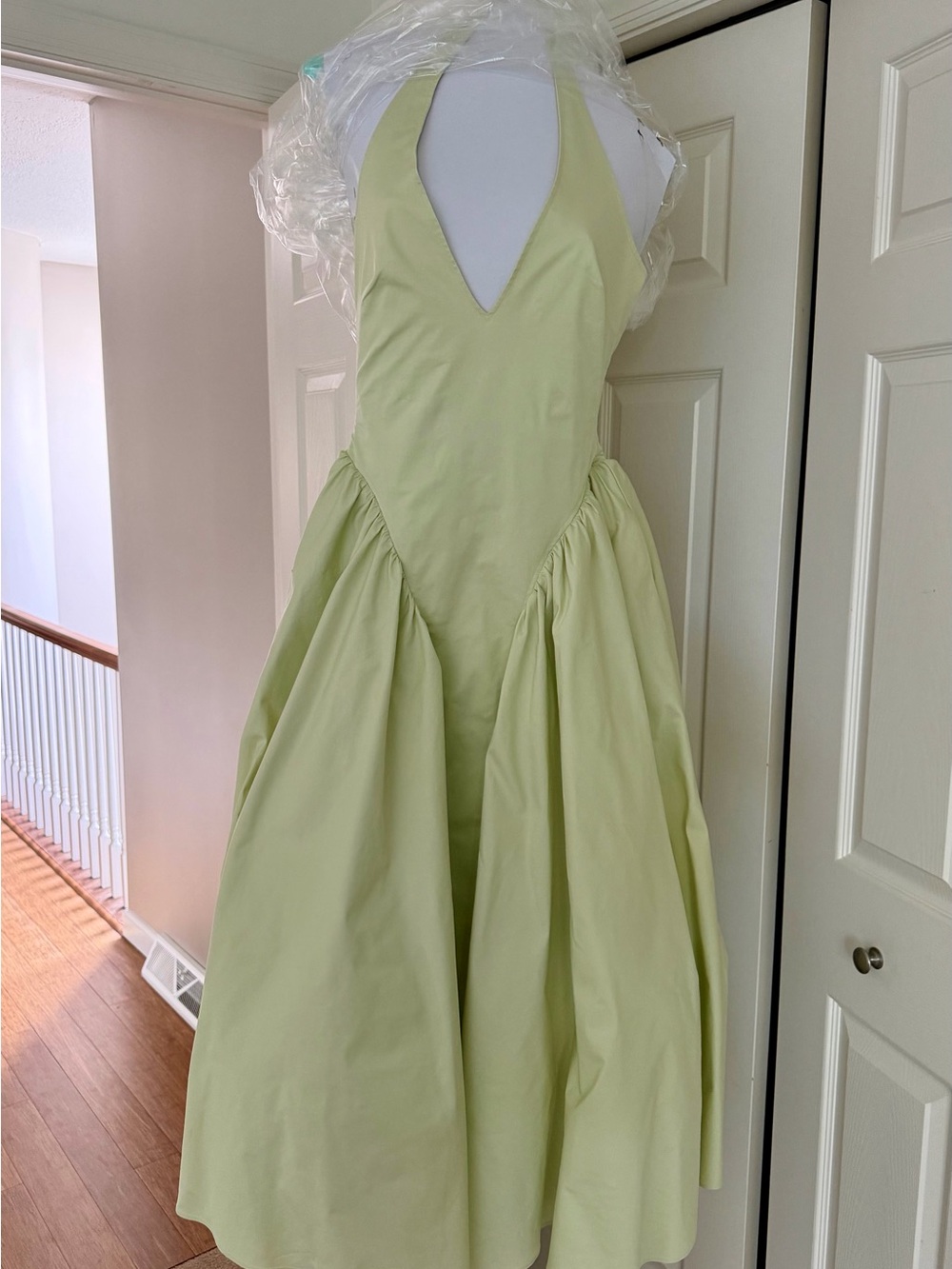 House of CB Marilyn Green Pistachio Halter Dress M Medium - Picture 6 of 8